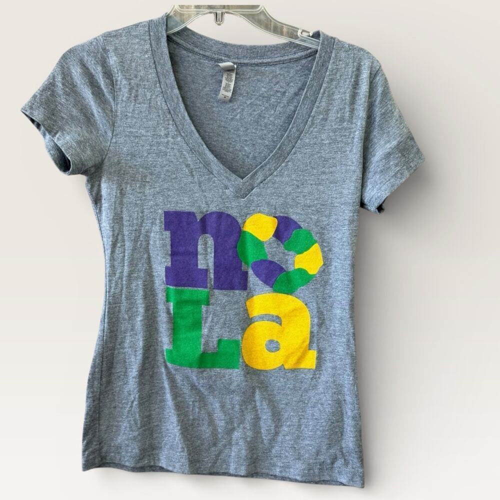 NOLA King Cake Mardi Gras V-Neck Womens Medium Gray Soft Wash Louisiana
